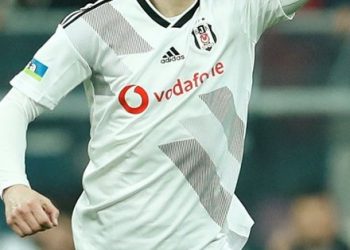 BEŞİKTAŞ HABERLERİ – Domagoj Vida için mukavele kararı dönem sonuna bırakıldı!