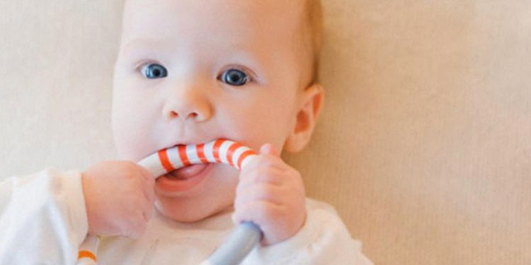 Çocuklarda ilk diş muayenesi ne zaman yapılmalı es geçmeyin!