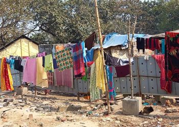 Demiryolu sınırındaki hayat gayreti bu türlü görüntülendi