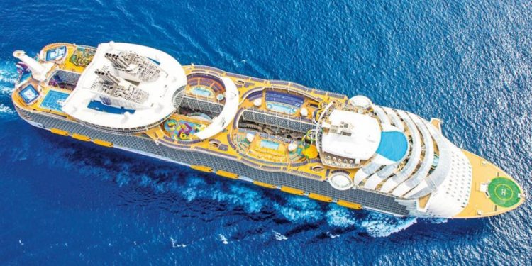 Dünyanın en büyük yolcu gemisi birinci seferine çıkıyor