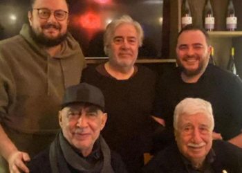 Efsaneler bir ortada