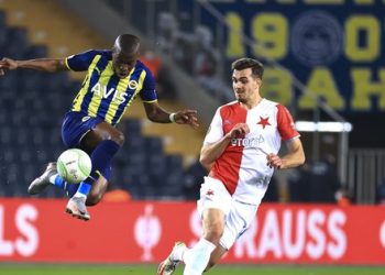 Fenerbahçe – Slavia Prag maçında Enner Valencia direği geçemedi! İşte o anlar…