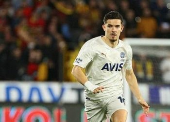 Fenerbahçe taraftarından Ferdi Kadıoğlu ve mukavele çılgınlığı! Toplumsal medya yıkıldı