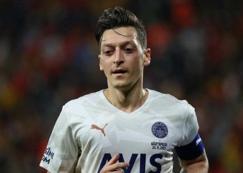 Fenerbahçeli Mesut Özil’den Rusya’ya tepki!