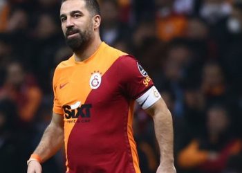 GALATASARAY HABERLERİ – Arda Turan futbolu bırakıyor mu? İşte verdiği cevap