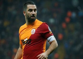 GALATASARAY HABERLERİ: Arda Turan’dan büyük jest! Otomobilini garsona verdi