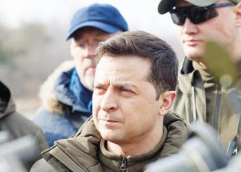 Güldürüden başkomutanlığa… Kimdir bu Zelenski