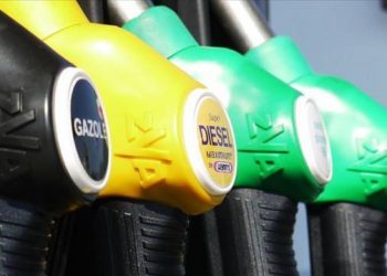 İngiltere’de akaryakıt fiyatları rekor tazeleyerek en yüksek seviyelerini gördü