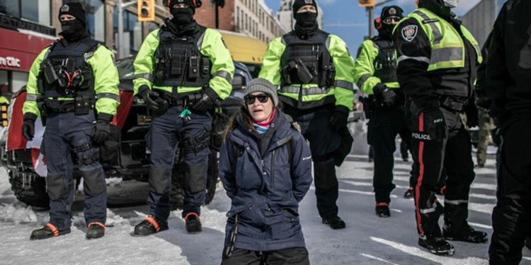 Kanada polisi parlamento önündeki hareketlerde denetimi sağladı