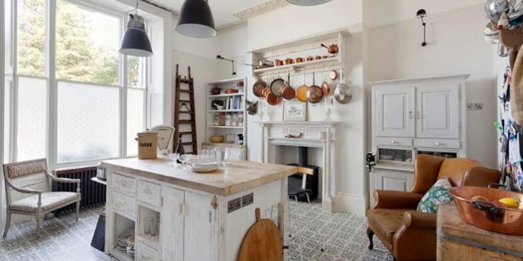 Küçük mutfaklar için pratik dekorasyon önerileri hayat kurtarıyor!