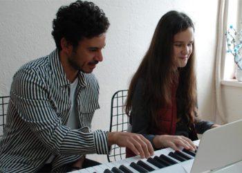 Müzikçi Buray’dan görme engelli Ameliya’ya duygulandıran sürpriz