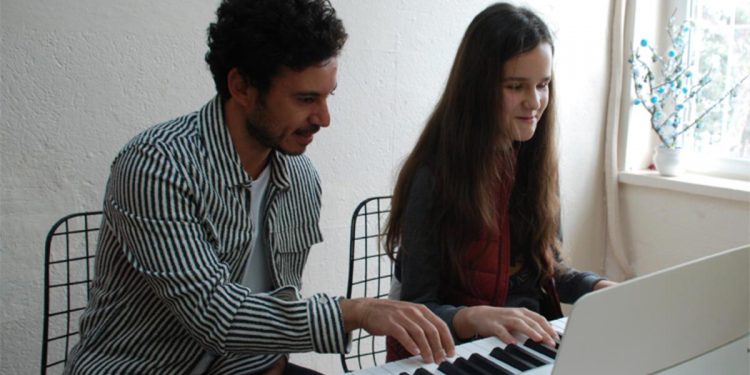 Müzikçi Buray’dan görme engelli Ameliya’ya duygulandıran sürpriz