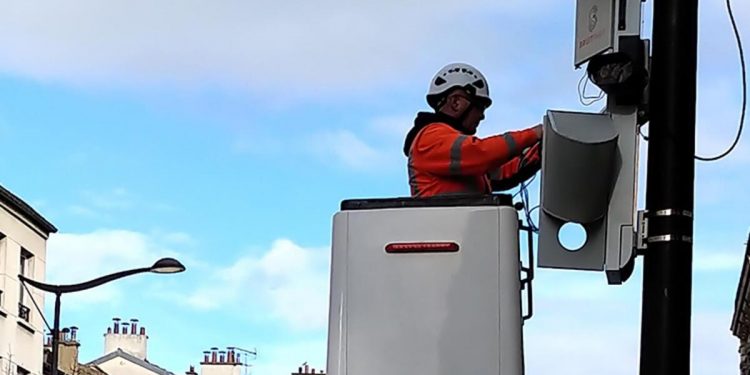 Paris’te birinci gürültü radarı kuruldu, araçların gürültü emisyonları ölçülecek
