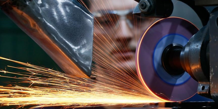 Sanayi üretimi yıllık %14,4 arttı