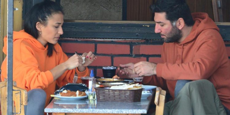 Sete aşk molası! Berkay Ateş ve Simge Aköz kahvaltıda…