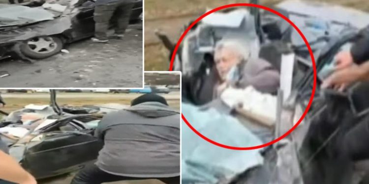 Son dakika: Rus tankı sivil aracı ezdi! Ukrayna’dan inanılmaz imajlar…