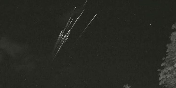 Starlink Uydusunun Karayip Denizi Bölgesine Düşüşü, Kameraya Yakalandı!