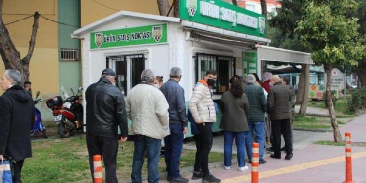 TMO ürün satış noktalarına akın ediyorlar