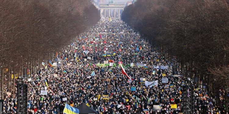 Tüm dünyada öfke ve gözyaşı