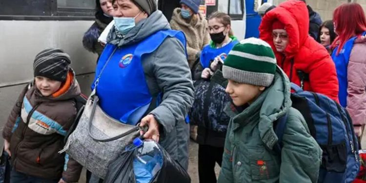 Ukrayna savaşa hazırlanıyor! Çocukların kıyafetlerine ‘kan kümesi etiketi’ zaruriliği