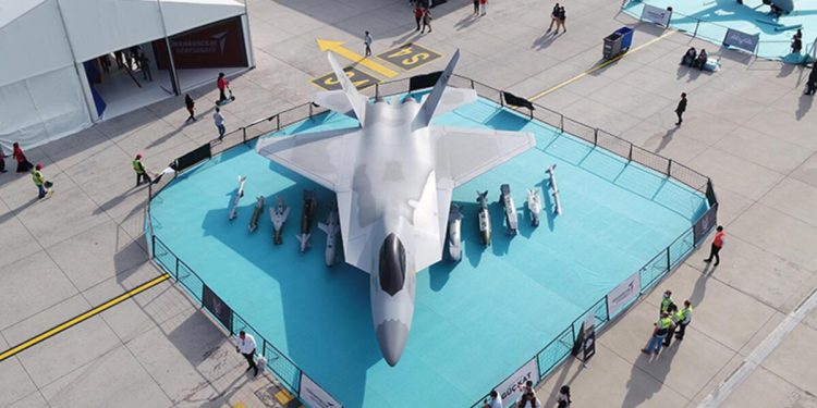 Ulusal Muharip Uçak (MMU) Singapur Airshow ile Asya pazarında birinci defa sergileniyor