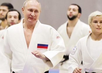 Unvanları askıya alındı