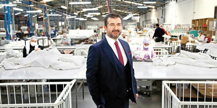 Atık pet şişeler yatağa dönüştü