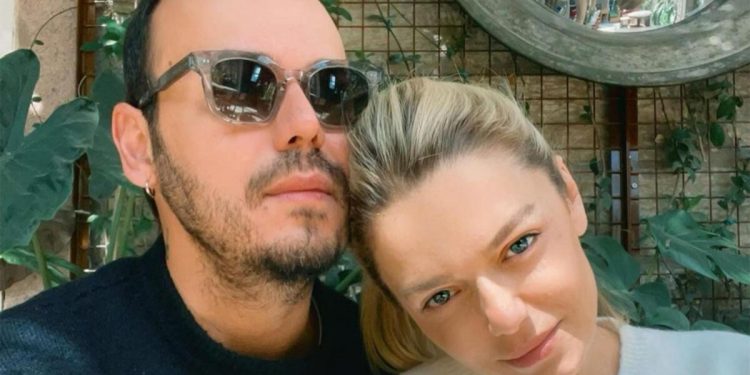 ‘Boşanacaklar’ derken… Aşk yine alevlendi!