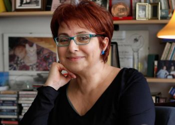 Buket Uzuner: Çok gezen anlamayı öğrenir