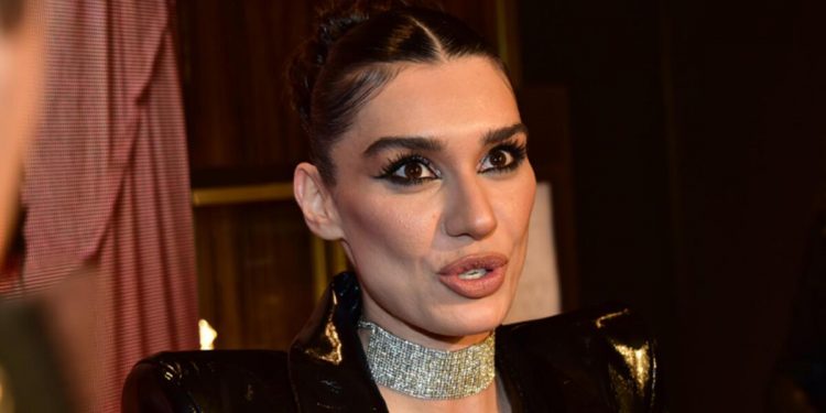 Burcu Kıratlı geri dönüyor!