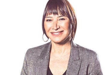 Demet Akbağ sahnelere dönüyor: Biraz heyecan, biraz panik ancak çokça keyif