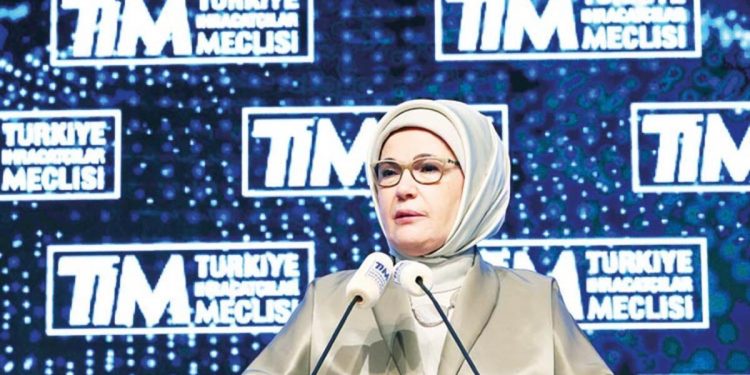Emine Erdoğan, İhracatın Güçlü Bayanları Ödül Töreni’nde konuştu: Güçlü bayanlar yolları açıyor
