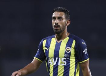 FENERBAHÇE HABERLERİ – Hakkı Yalçın’dan İrfan Can Kahveci’ye sert eleştiri!