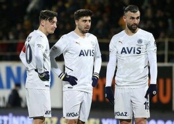 Fenerbahçe haberleri: Maçın önüne geçen olay! Mesut Özil ve Serdar Dursun…