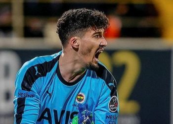 Fenerbahçe’de Altay Bayındır kararı! Yeni kontratla birlikte…