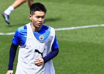 Fenerbahçe’de yeni transfer Jin-ho Jo A Ekip ile birinci idmanına çıktı! İşte o kareler