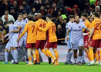Galatasaray – Barcelona maçında Jordi Alba çirkinleşti! Ortalığı germek için elinden geleni yaptı