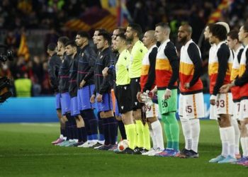 GALATASARAY HABERİ: Barcelona maçında Aslantepe’ye menajer akını! 6 yıldız…