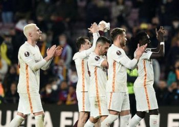 GALATASARAY HABERLERİ – O ismin iletisini açıkladı! “Barcelona takımına girerim”