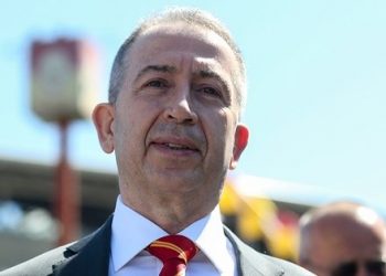 Galatasaray Lider adayı Metin Öztürk Burak Elmas’a yüklendi! “Masayı yumruk atmakla…”