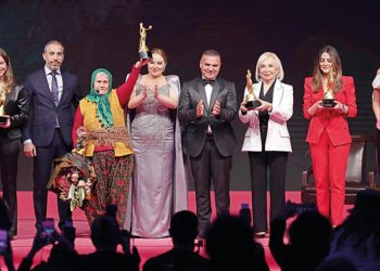 İlham veren bayanlar ödüllendirildi