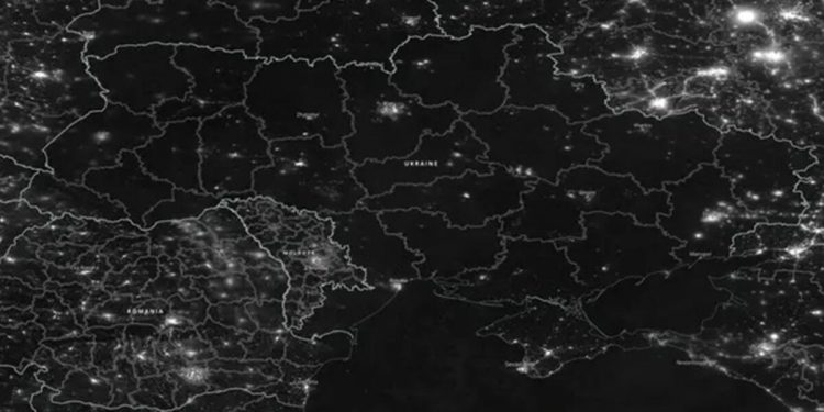 İmajlar NASA’dan geldi… Ukrayna karanlığa gömüldü!