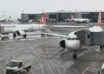 İstanbul Havalimanı’nda karla çaba: Uçuşlarda aksama yok