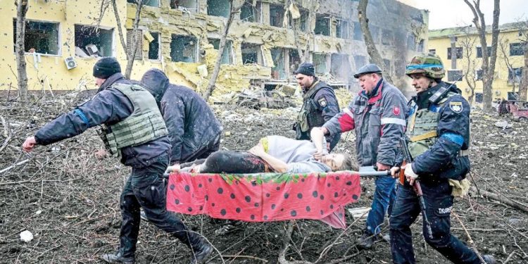 İşte savaşın en acımasız yüzü… Gebe bayan ve bebeği kurtarılamadı