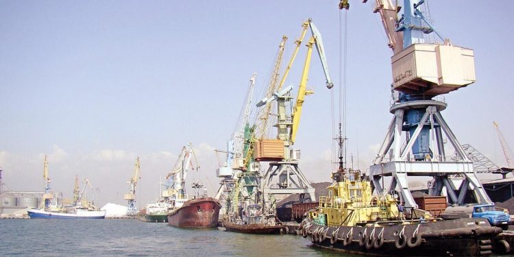 Karadeniz’de buğday korsanlığı… Ukrayna limanından 5 gemiyi kaçırdılar