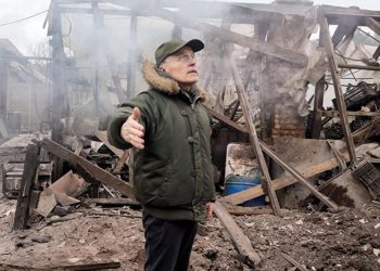 Kiev’de ulusal marşlı bekleyiş