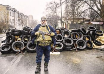 Kiev’deki silahlı siviller ‘gönül’den inanıyor: Biz bu savaşı kazanacağız