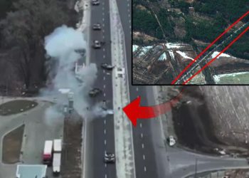 Kiev’e ilerleyen Rus birliklerine şok baskın! Tanklardan inip kaçıştılar