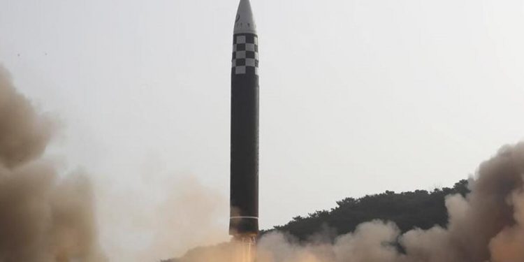 Kuzey Kore doğruladı: Kıtalararası balistik füze denedik