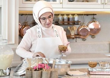 Leblebi helvası ekrana çıktı… Yunanistan’la tatlı gündeme devam